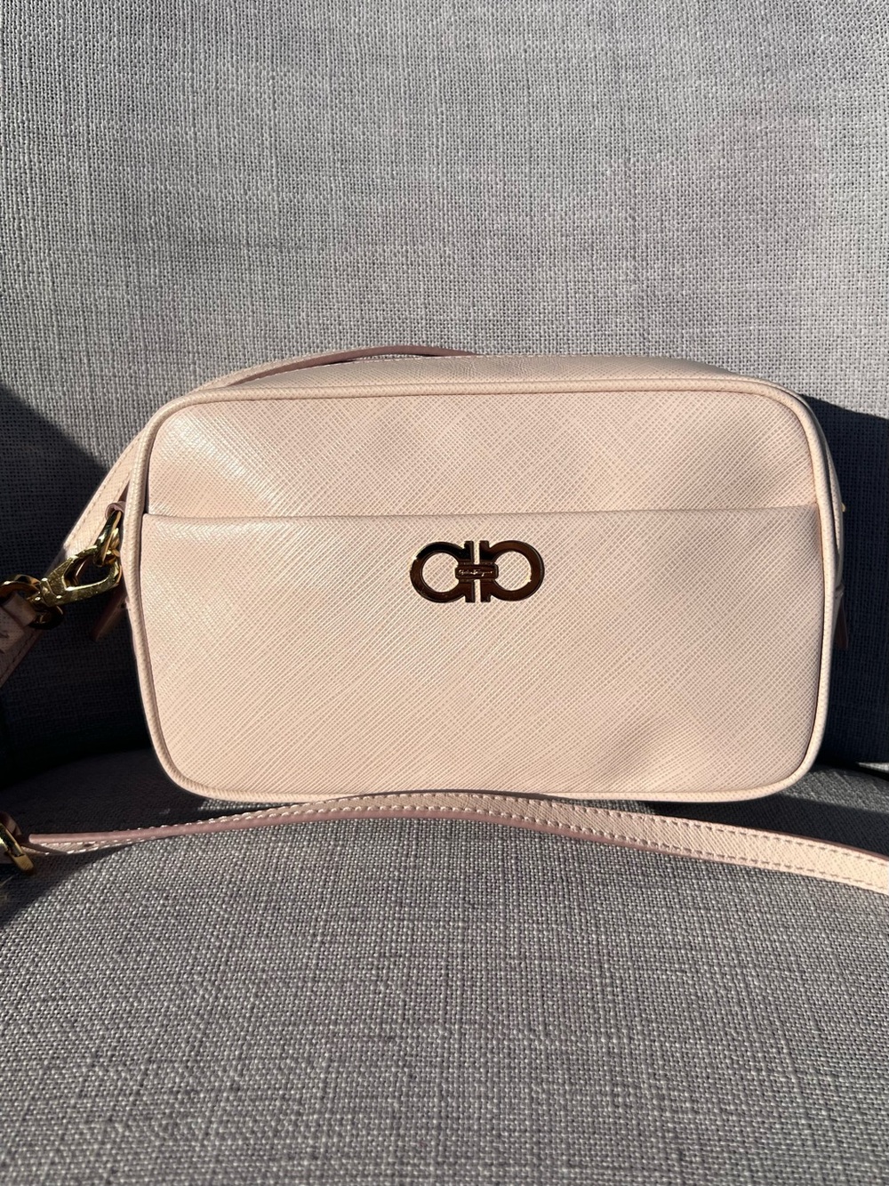 Salvatore Ferragamo Pink
Crossbody Bag